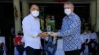 Sampoerna Academy Surabaya Donasikan 1000 APD ke Pemerintah Kota Surabaya