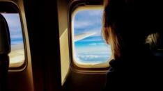Tips Gunakan Smartphone saat Bepergian dengan Pesawat