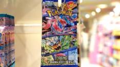 Ada Tiktok Challenge bareng JKT48 & Set Kolektor dari Pokemon TCG "Topeng Transfigurasi"